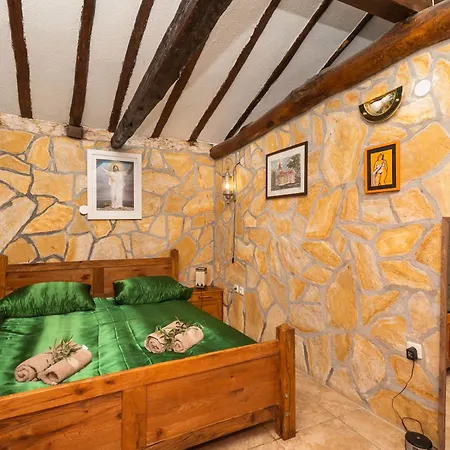 House Jantar Bukovic